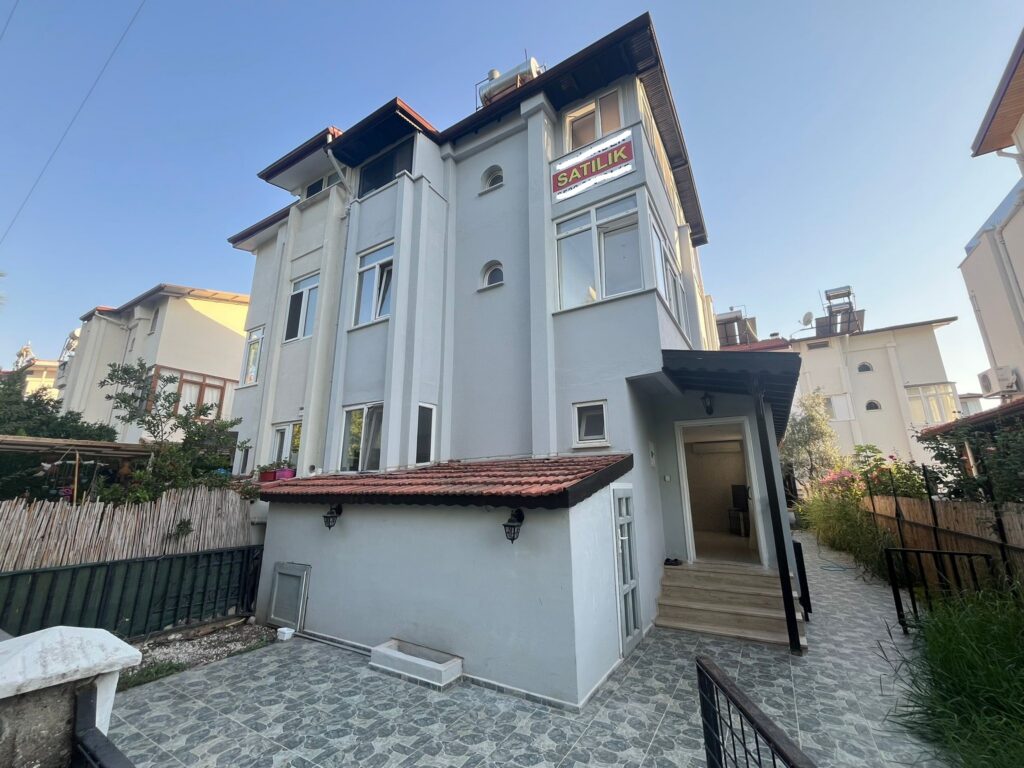 3+1 Triplex Semi-Detached Villa near Çalış Beach – Muğla / Fethiye / Çiftlik Mh. – photo 3