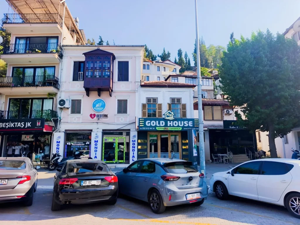 Çarşı Caddesi Üzerinde Müstakil 2 Katlı Bulunmaz Kiralık İşyeri – 36.61995361182496, 29.11074209288536 – photo 1